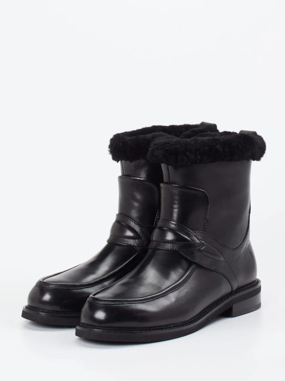 Ginger & Glove – Stiefelette aus Lammleder schwarz