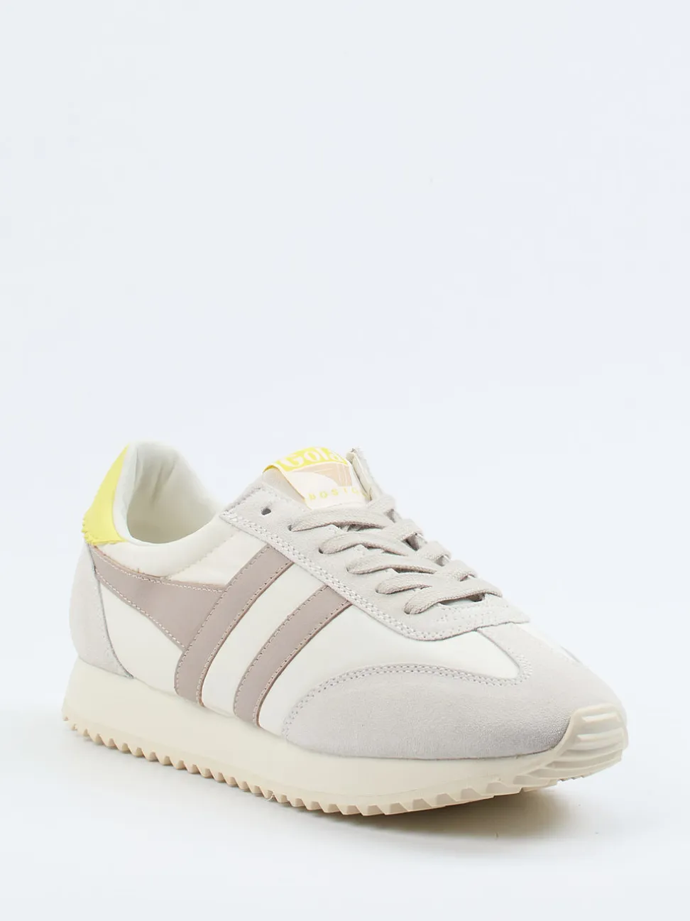 Gola – Retro-Sneaker aus Veloursleder cremeweiß