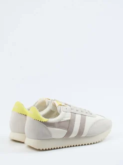 Gola – Retro-Sneaker aus Veloursleder cremeweiß