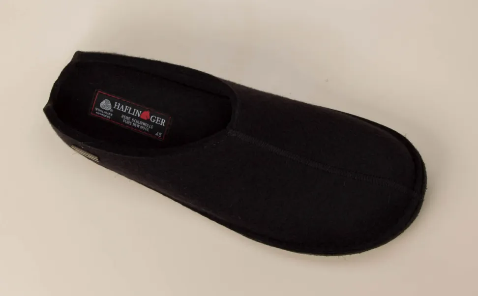Haflinger – Hüttenschuhe aus gewalkter Schurwolle schwarz