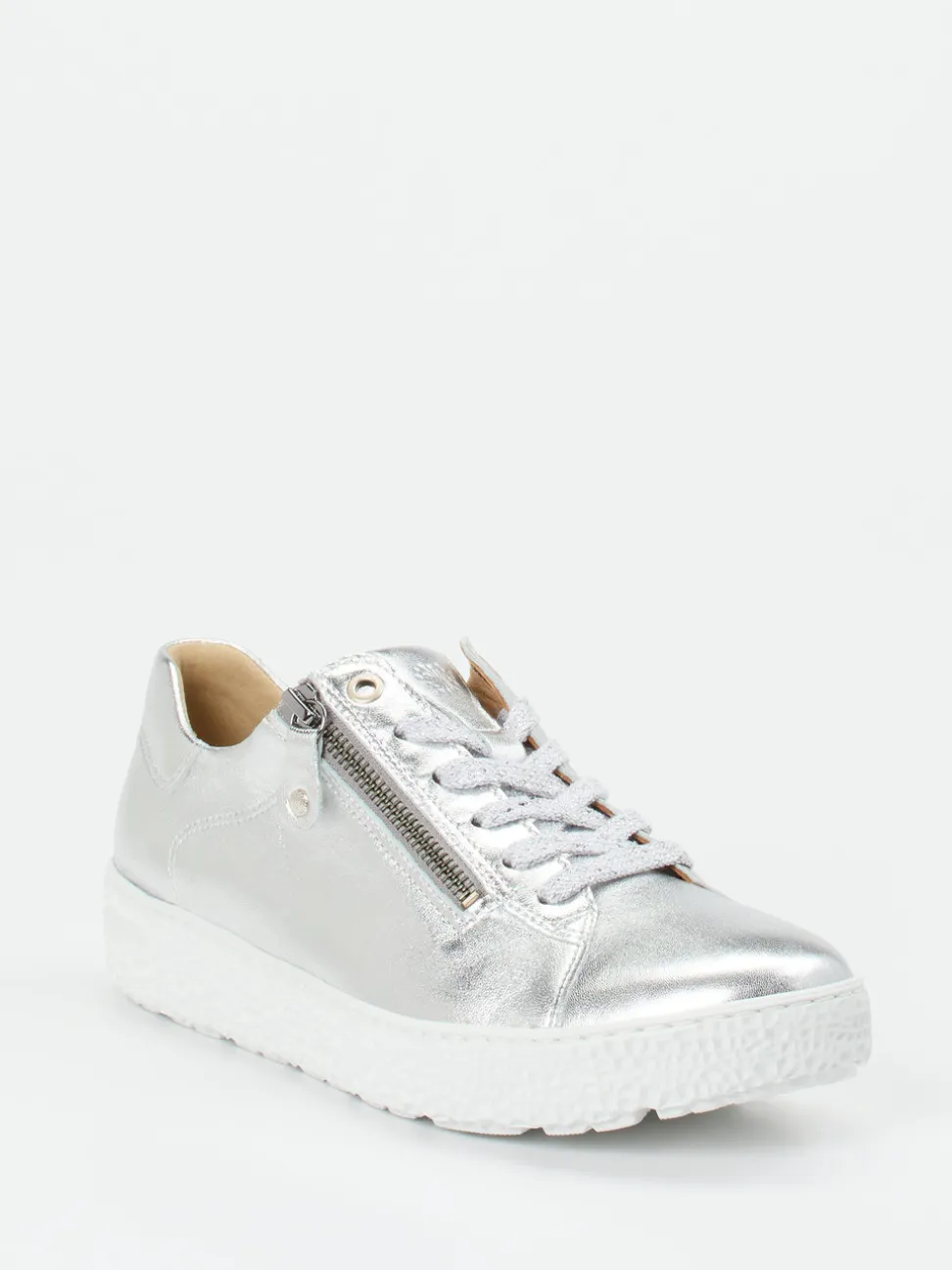 Hartjes – Sneaker aus Metallicleder silberfarben