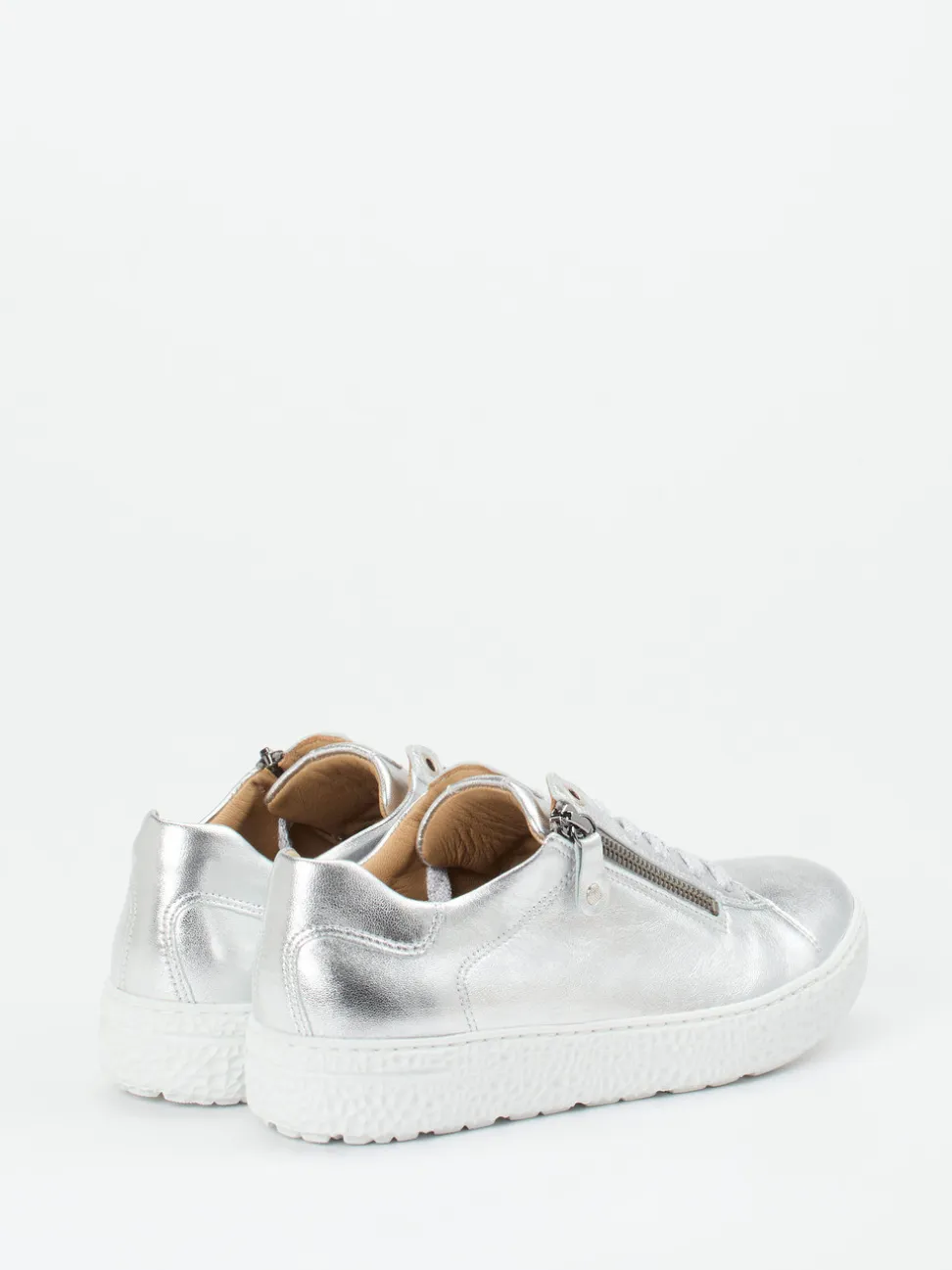 Hartjes – Sneaker aus Metallicleder silberfarben