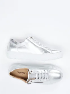 Hartjes – Sneaker aus Metallicleder silberfarben