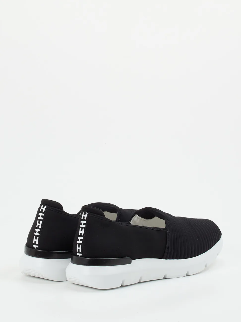 Hassia – Slipper aus Textil in Schwarz