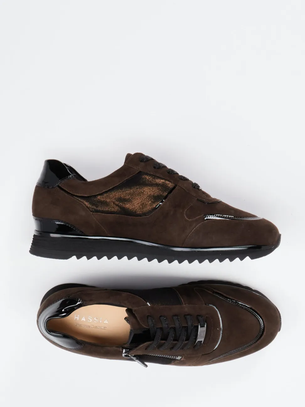 Hassia – Sneaker aus Veloursleder in Dunkelbraun