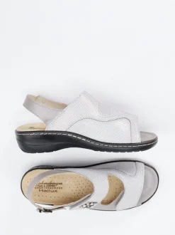 Hickersberger – Sandalen aus geprägtem Leder silbergrau