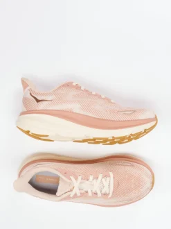 HOKA – Laufschuhe aus Textil in Pfirsichrosa