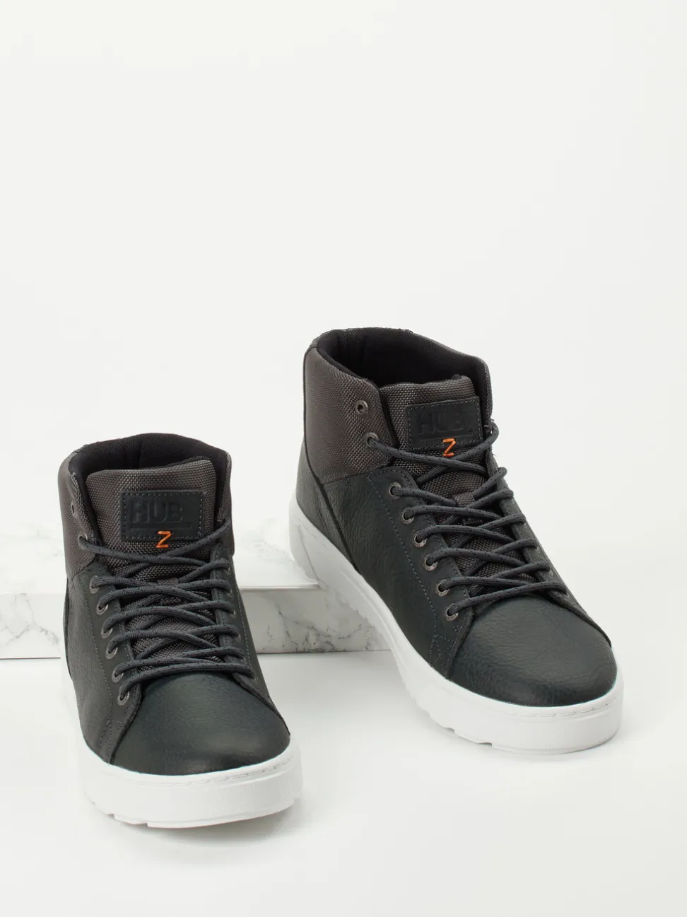 HUB – Mid-Top Sneaker aus Fettleder anthrazit