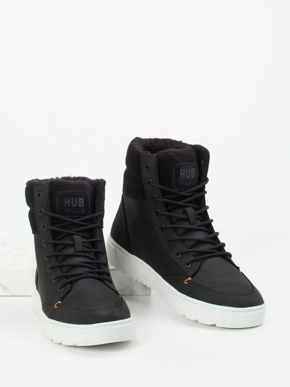 HUB – Sneakerboots aus Fettleder schwarz