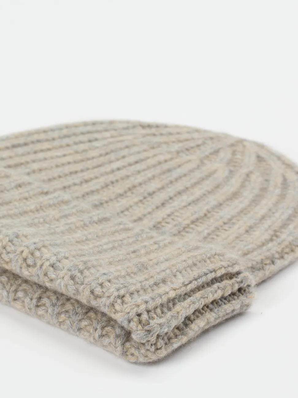 HURRAY – Strick-Beanie aus Kaschmir in Beigegrau