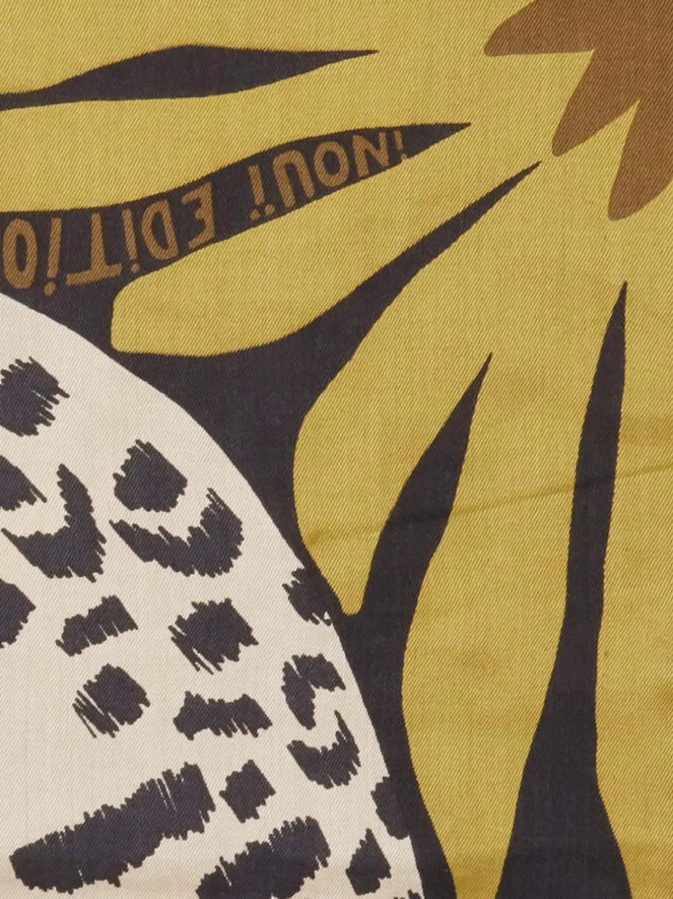 Inouitoosh – Halstuch aus Seide und Modal mit Animalprint