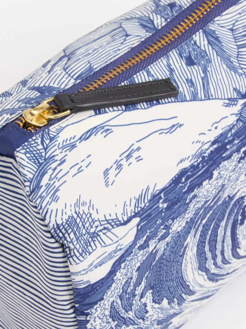 Inouitoosh – Kosmetiktasche aus Polyester mit Wellenprint