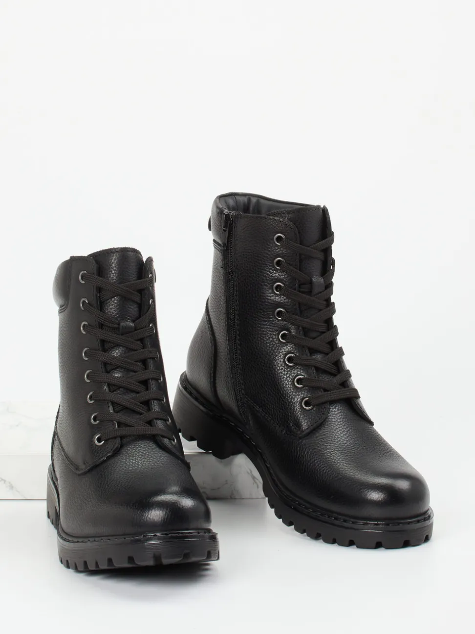 Josef Seibel – Schnürboots aus genarbtem Leder schwarz