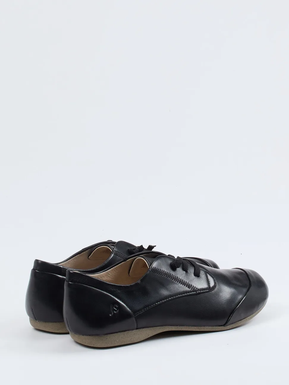 Josef Seibel – Schnürschuh aus Lammleder Schwarz