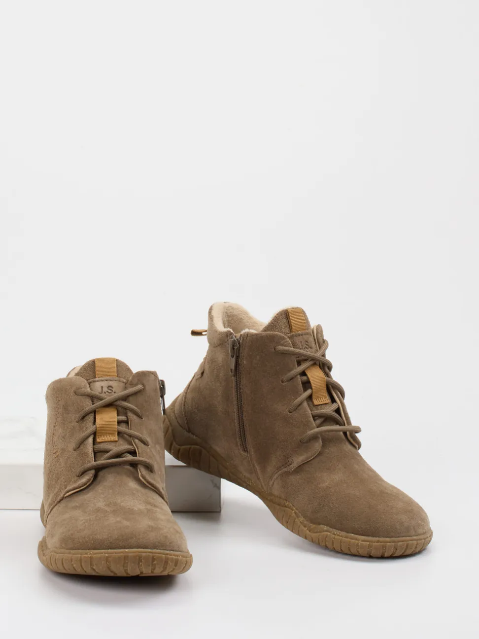 Josef Seibel – Schnürstiefelette aus Veloursleder taupe