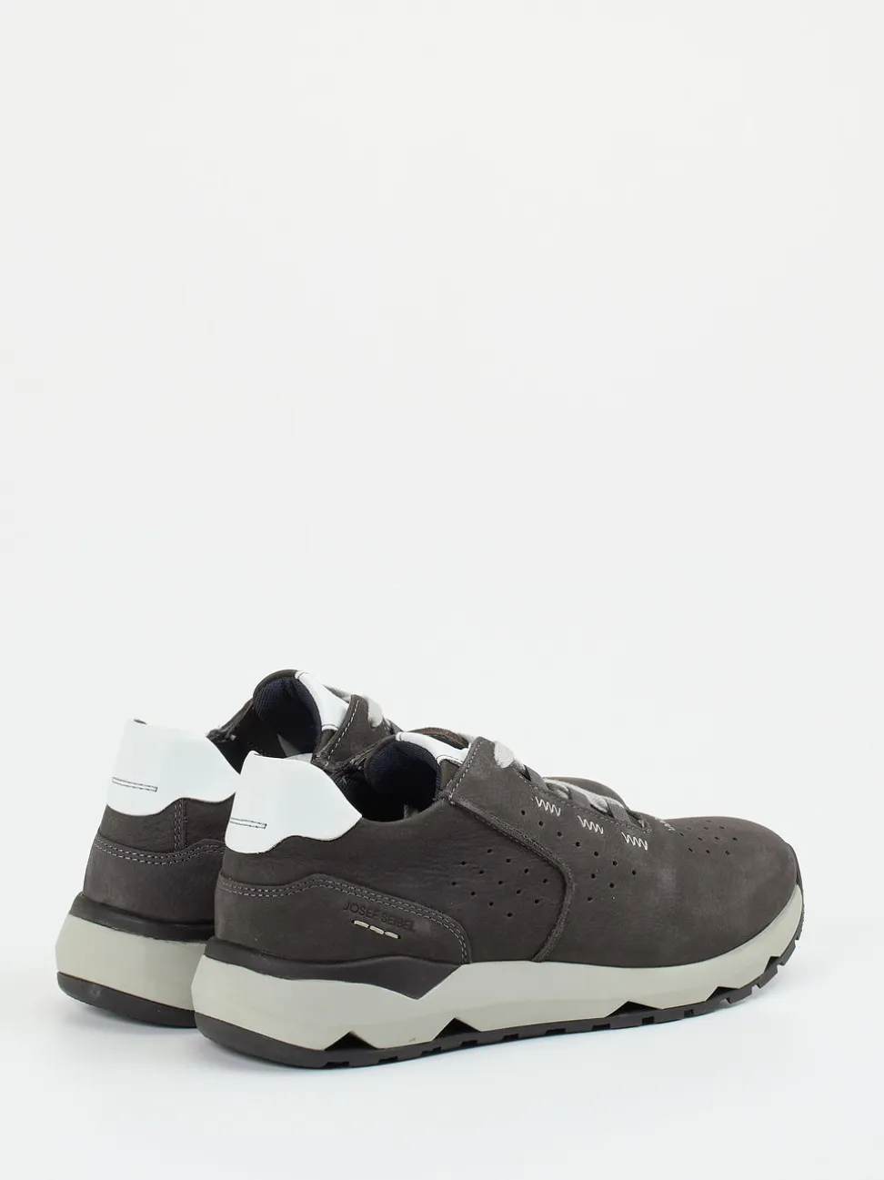 Josef Seibel – Sneaker aus Nubukleder in Grau