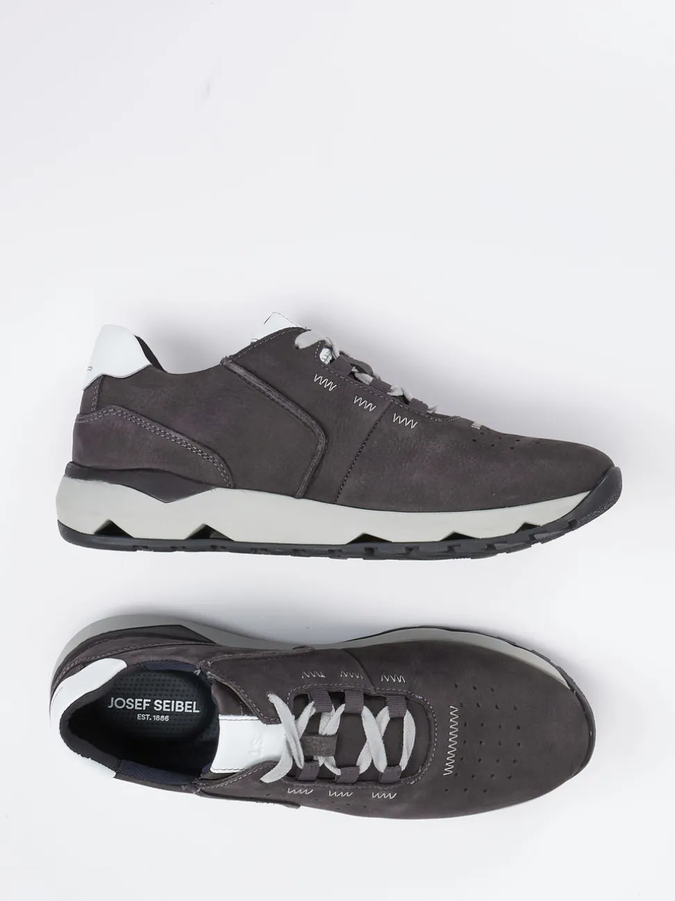 Josef Seibel – Sneaker aus Nubukleder in Grau