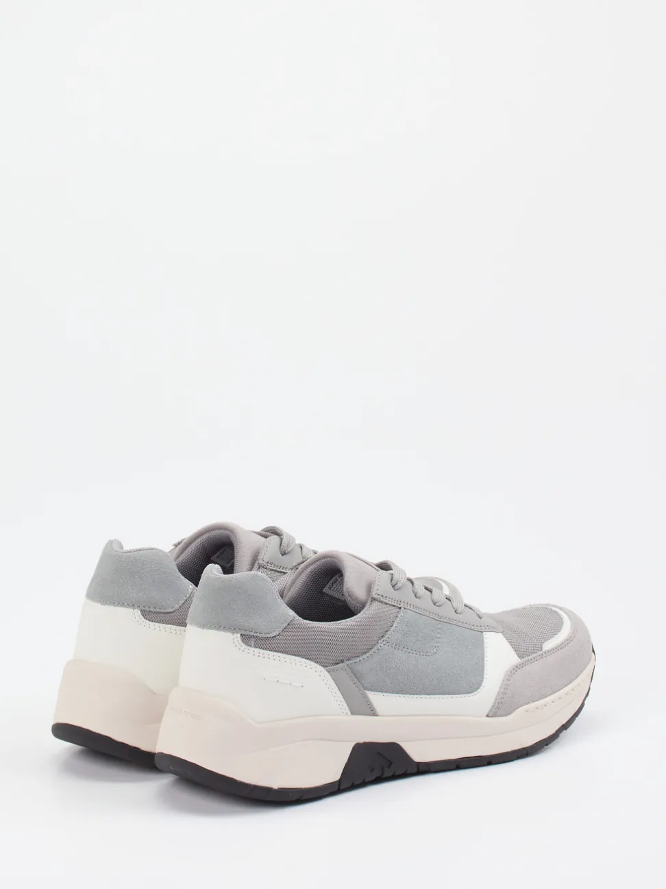 Josef Seibel – Sneaker aus Veloursleder und Mesh grau