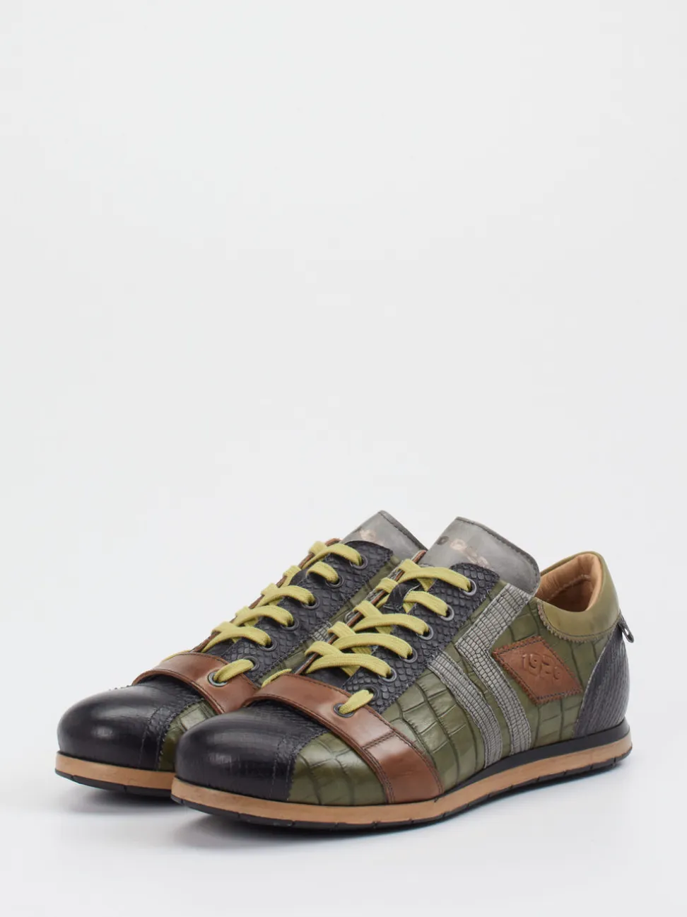 Kamo Gutsu – Sneaker aus Kalbleder mit Kroko-Prägung
