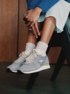 Kangaroos – Retro-Sneaker aus Mesh und Veloursleder blaugrau