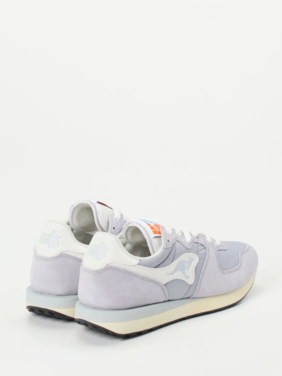 Kangaroos – Sneaker aus Veloursleder in Hellflieder