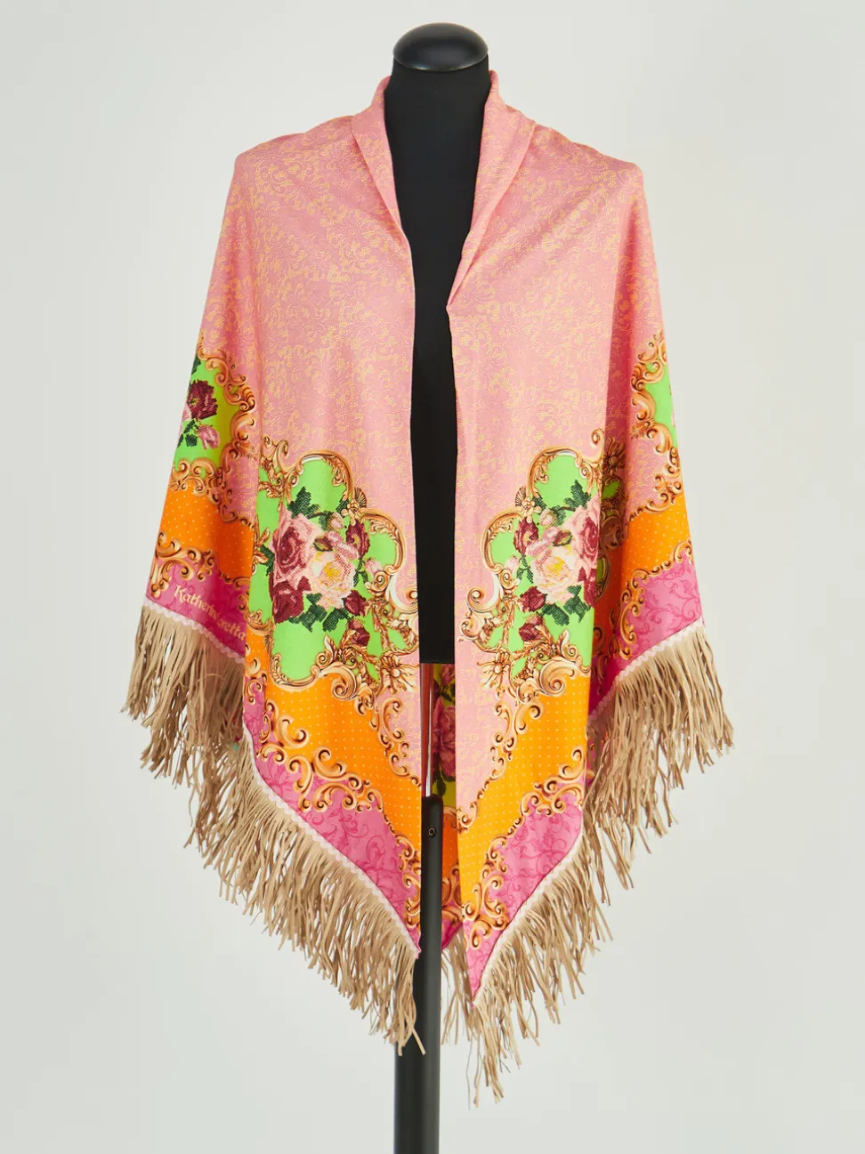 Katherina Loretta – Poncho