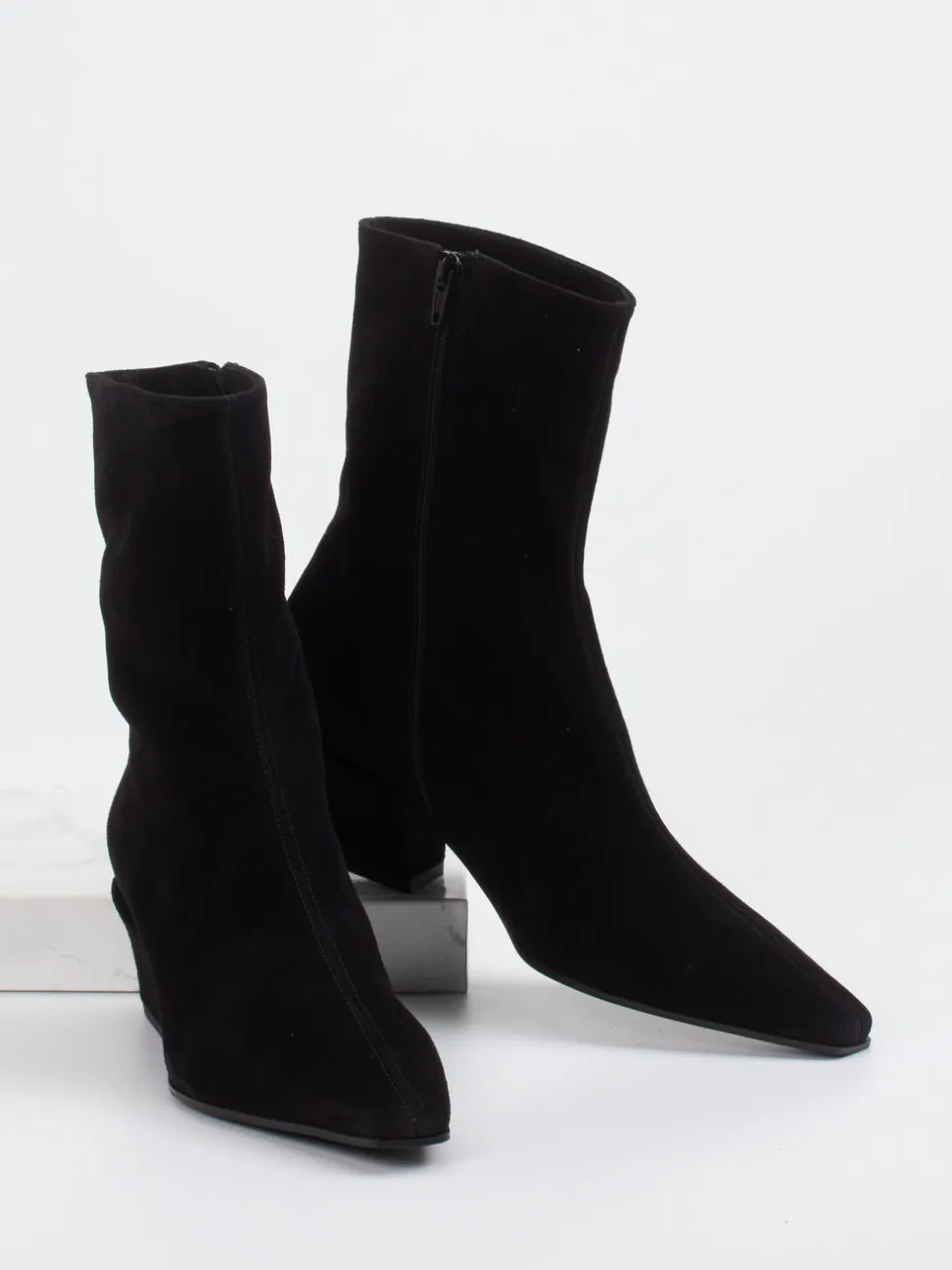 Kennel & Schmenger – Ankle Boots aus Veloursleder schwarz