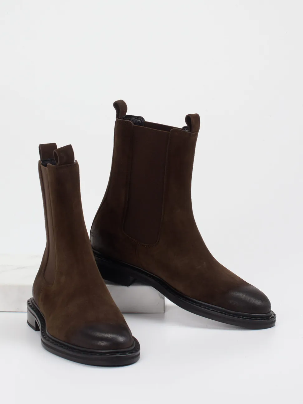 Kennel & Schmenger – Chelsea Boots aus Veloursleder braun