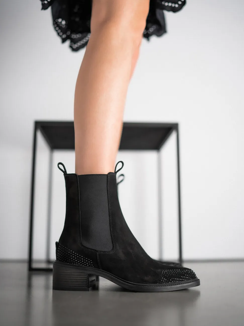 Kennel & Schmenger – Chelsea Boots aus Veloursleder Schwarz