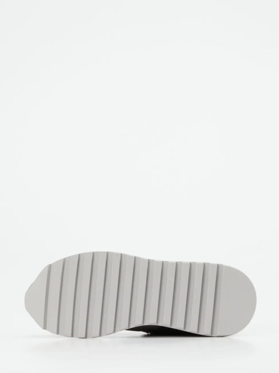 Kennel & Schmenger – Plateau-Sneaker aus Veloursleder grau