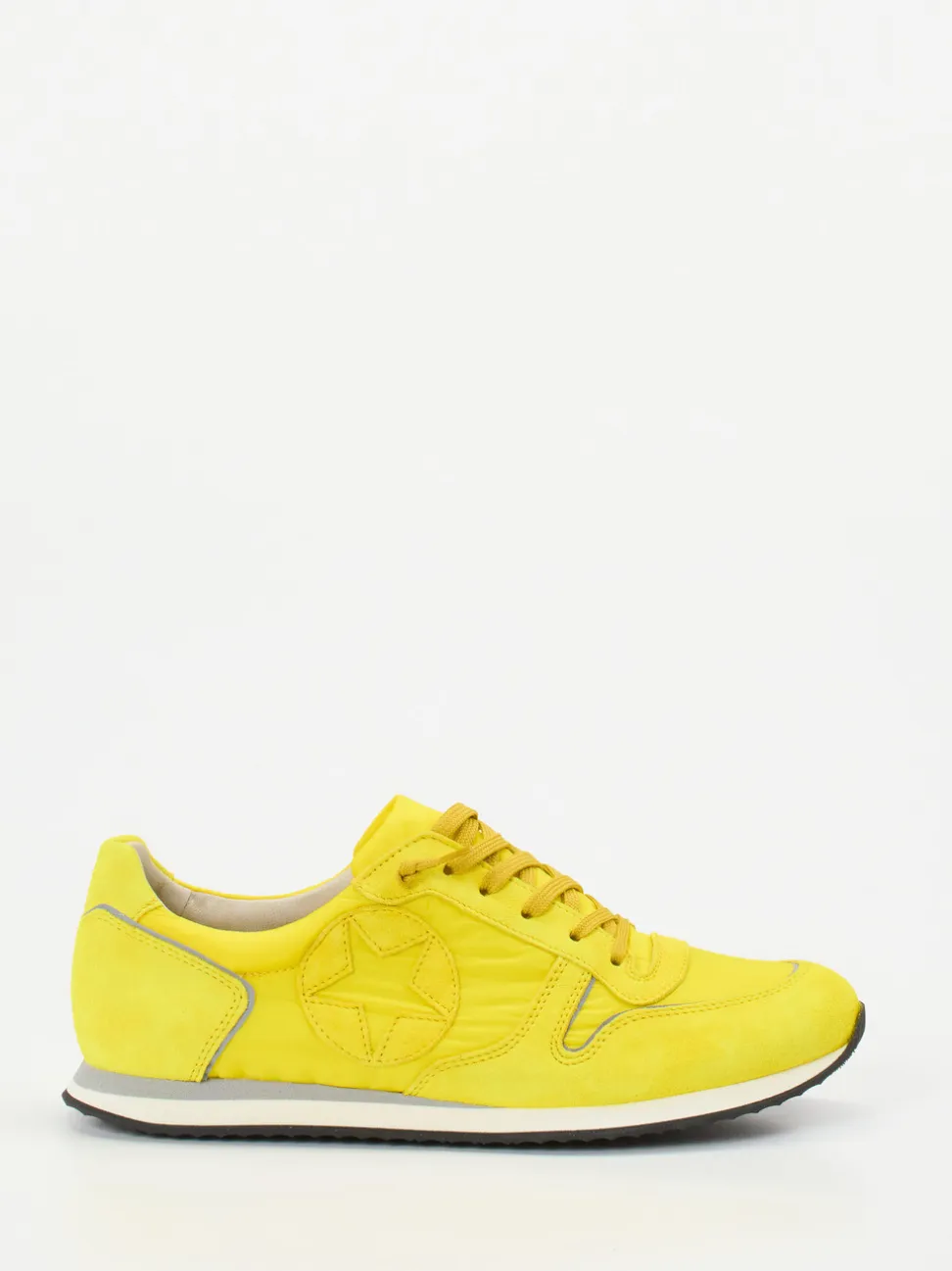 Kennel & Schmenger – Sneaker aus Veloursleder Zitronengelb