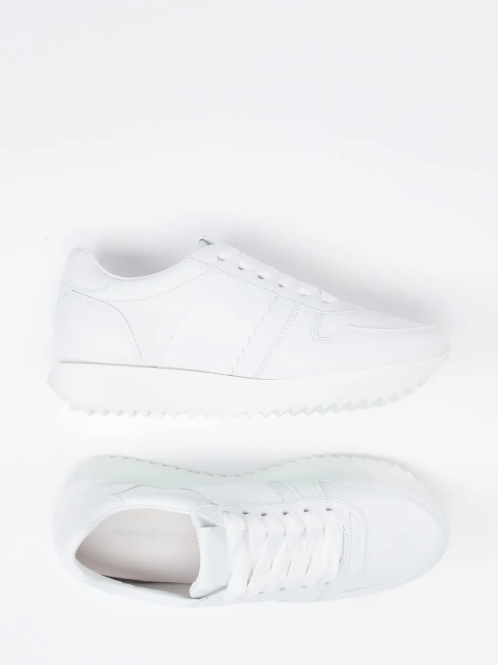 Kennel & Schmenger – Sneaker aus Lammleder in Weiß