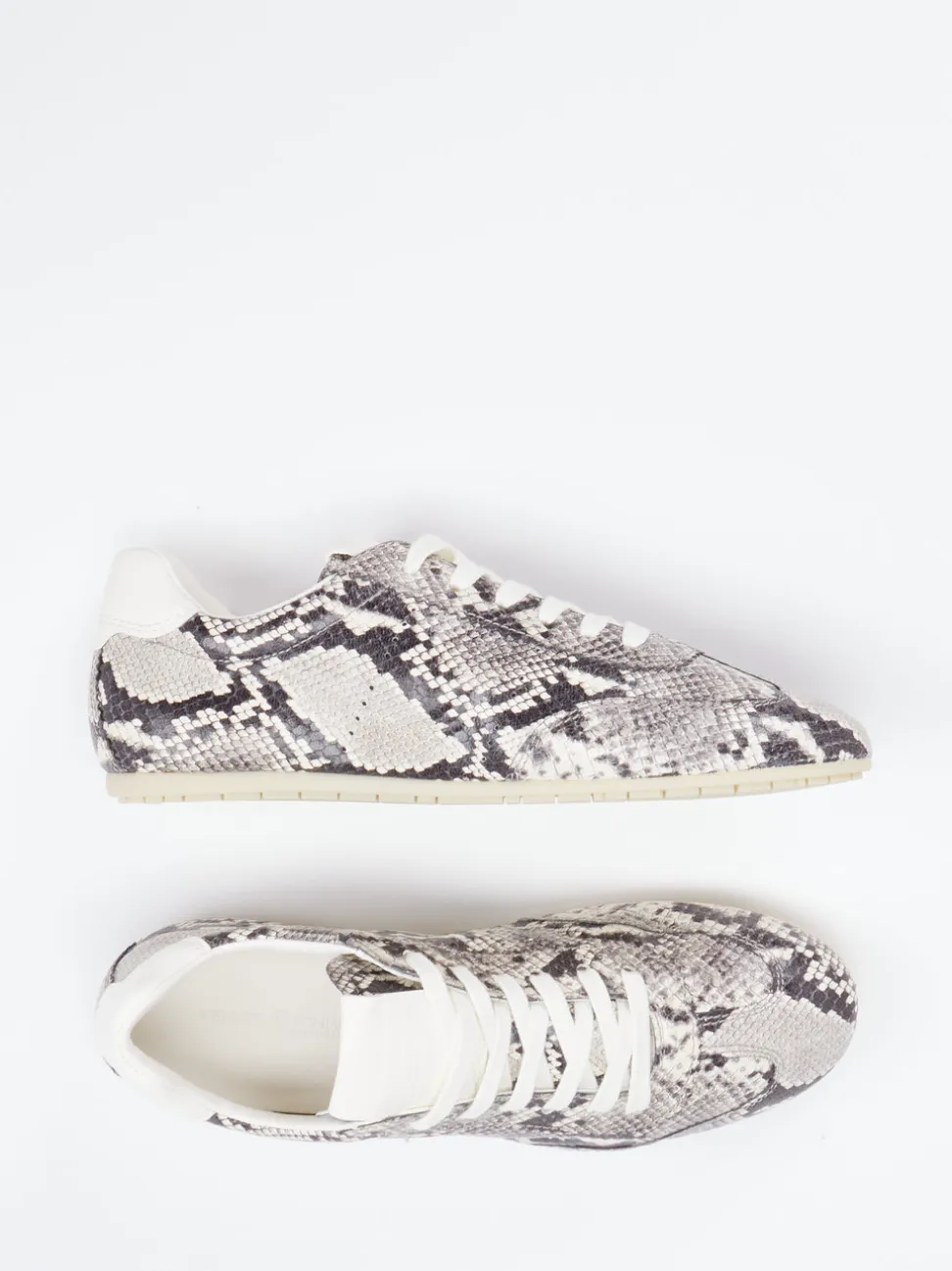 Kennel & Schmenger – Sneaker aus Lackleder in Schlangenoptik