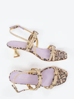 Konstantin Starke – Abendsandalette aus geprägtem Leder goldfarben