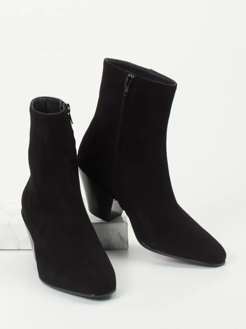 Konstantin Starke – Ankle Boots aus Veloursleder Schwarz