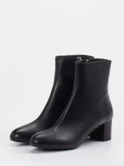 Konstantin Starke – Ankle Boots aus Lammleder Schwarz