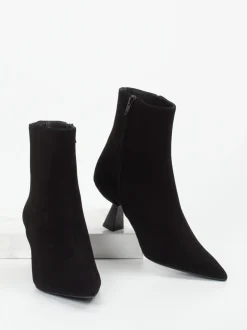 Konstantin Starke – Ankle Boots aus Veloursleder schwarz