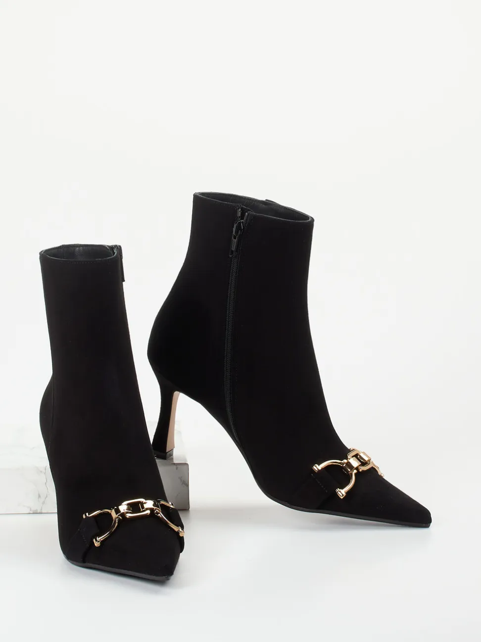 Konstantin Starke – Ankle Boots aus Veloursleder Schwarz