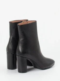 Konstantin Starke – Ankle Boots aus Lammleder schwarz