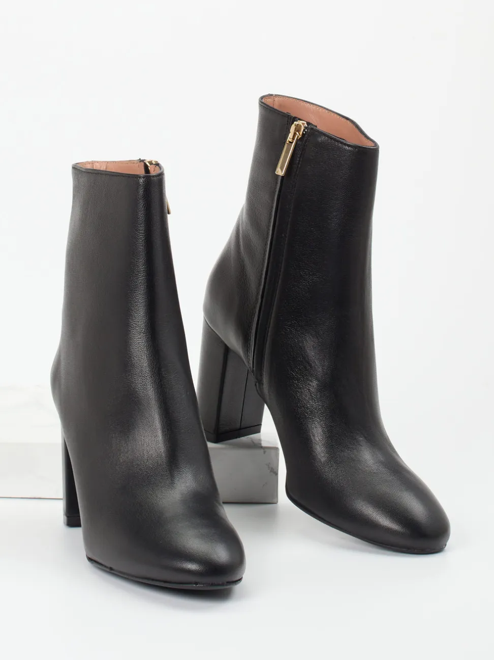 Konstantin Starke – Ankle Boots aus Lammleder schwarz