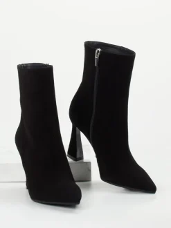 Konstantin Starke – Ankle Boots aus Veloursleder Schwarz