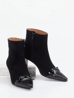 Konstantin Starke – Ankle Boots aus Veloursleder Schwarz