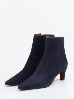 Konstantin Starke – Ankle Boots aus Veloursleder Dunkelblau