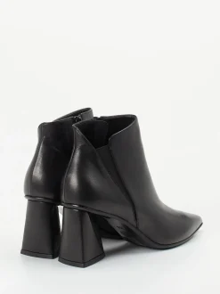 Konstantin Starke – Ankle Boots aus Kalbleder schwarz