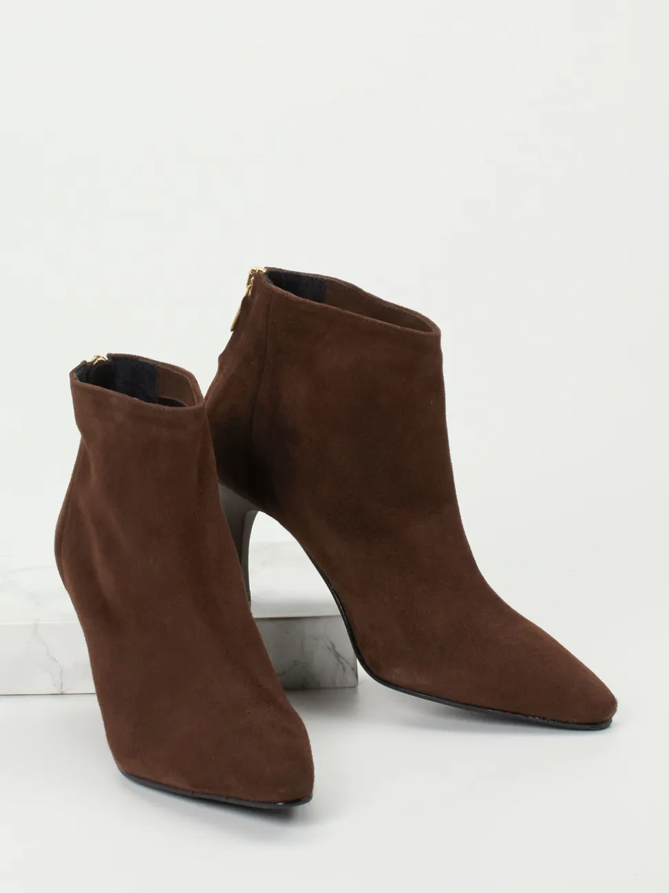 Konstantin Starke – Ankle Boots aus Veloursleder braun