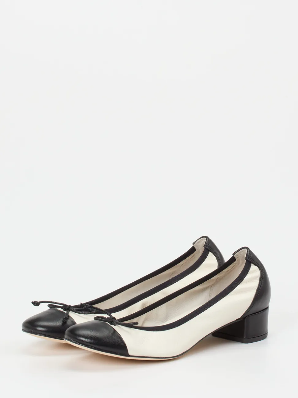 Konstantin Starke – Ballerina-Pumps aus Lammleder Offwhite