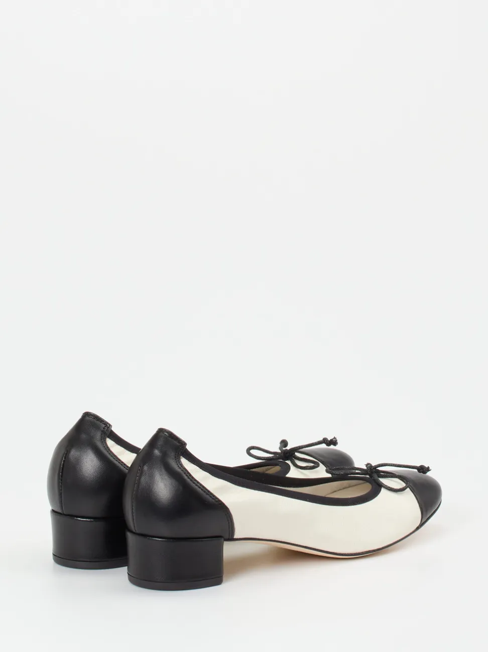 Konstantin Starke – Ballerina-Pumps aus Lammleder Offwhite