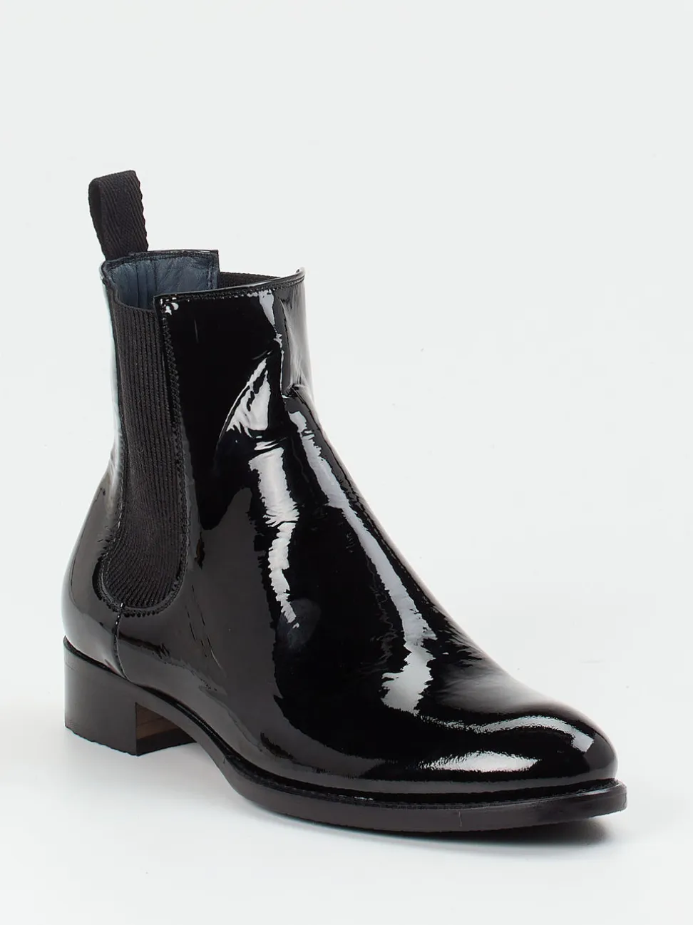Konstantin Starke – Chelsea Boots aus Lackleder schwarz