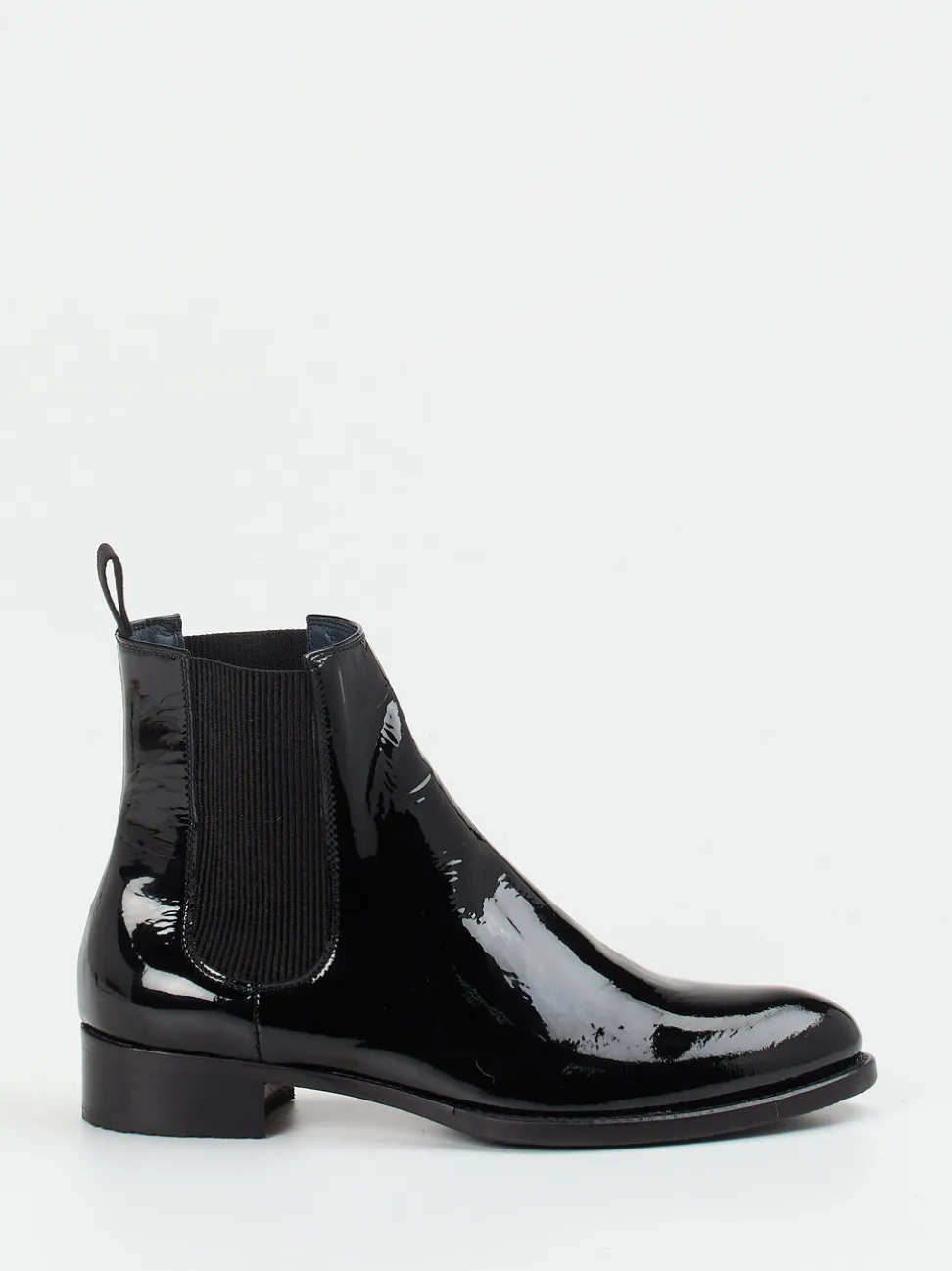 Konstantin Starke – Chelsea Boots aus Lackleder schwarz