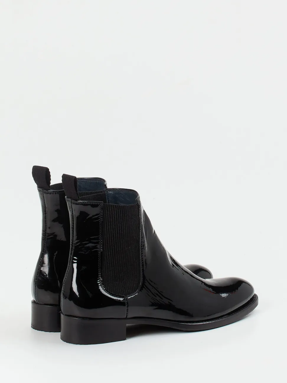 Konstantin Starke – Chelsea Boots aus Lackleder schwarz